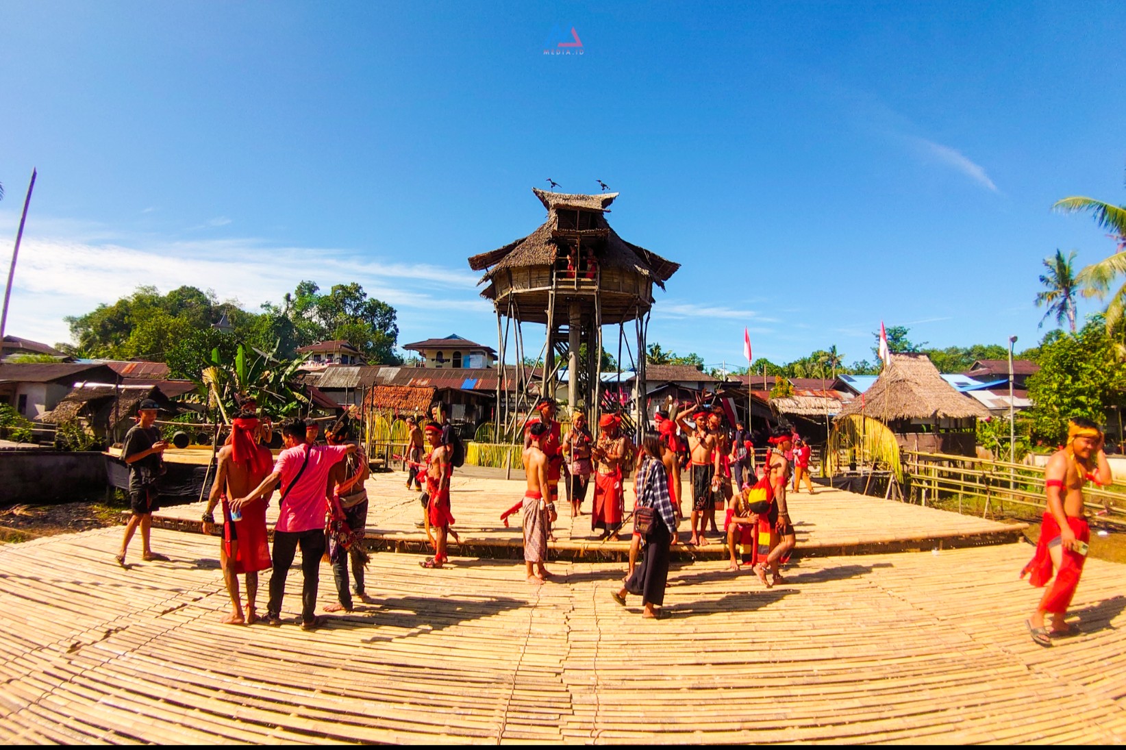 Festival Internasional Budaya Dayak Bidayuh Nyibang (Nyobeng) Satukan Persaudaraan Dayak Bidayuh Indonesia dan Malaysia