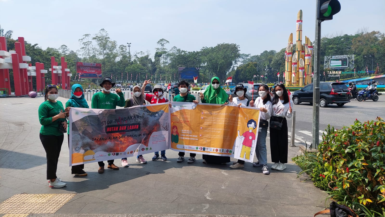 Aksi Kolaboratif Cegah Dampak dari Karhutla, Eco Bhinneka Muhammadiyah Pontianak Bagikan Ribuan Masker