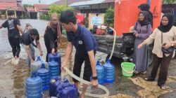 Peringati Dies Natalis ke-78, HMI Cabang Mempawah Salurkan Air Bersih untuk Korban Banjir