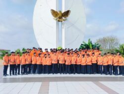 Kantor SAR Pontianak Bagikan Paket Takjil, Peringati HUT ke-54 Basarnas dan Ramadan
