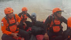 Tim SAR Gabungan Lakukan Pencarian Korban Tenggelam di Sungai Kapuas, Sanggau